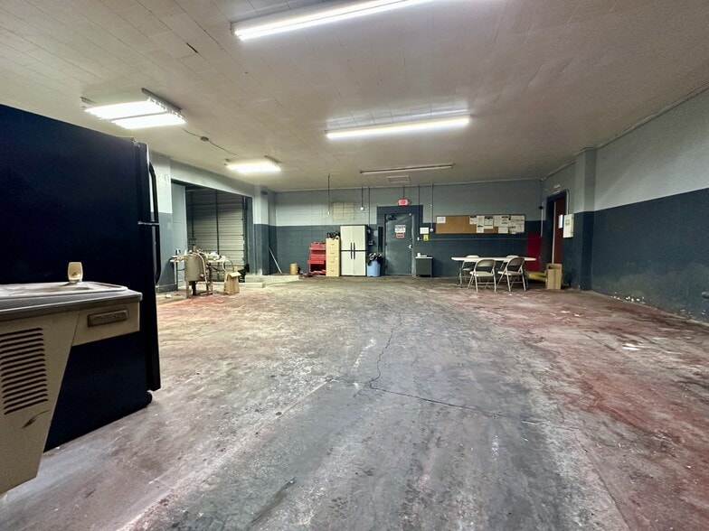 More Photos Of 181 Saluda St, Chester Warehouse For Sale