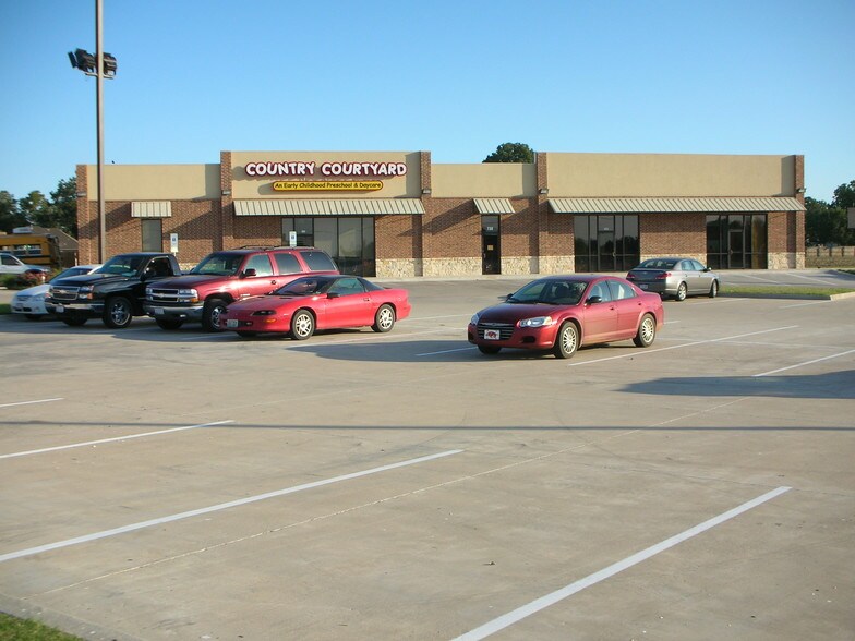 More Photos Of 750 Us Highway 377, Pilot Point Unknown For Lease