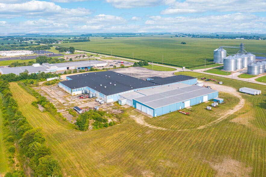 More Photos Of 853 E Washington St, Sabina Manufacturing For Sale