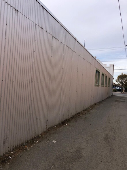 More Photos Of 14 E Lake Ave, Watsonville Storefront For Sale