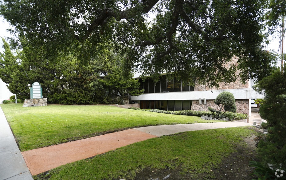 More Photos Of 3436 N Verdugo Rd, Glendale Office For Lease