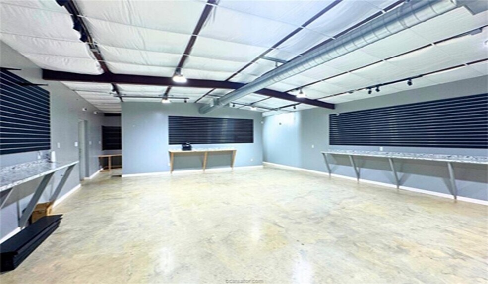 More Photos Of 409 N Stone St, Caldwell Flex For Lease