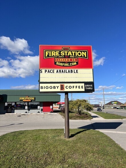 More Photos Of 2500 Ashmun St, Sault Sainte Marie General Retail For Lease