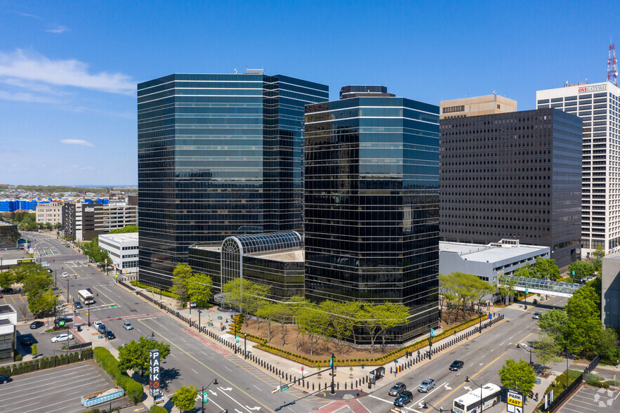 Primary Photo Of 4 Gateway Ctr, Newark Office For Lease