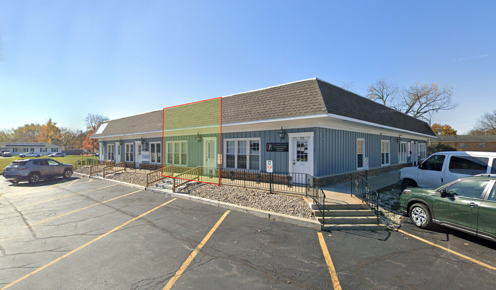 Primary Photo Of 962-970 N McLean Blvd, Elgin Office For Lease