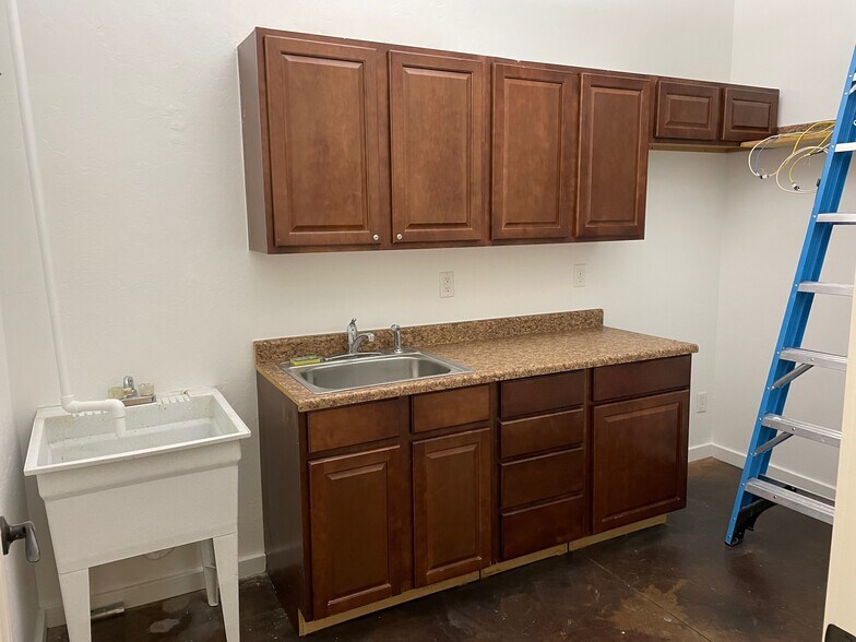 More Photos Of 1951 Commerce Center Circle, Prescott Medical For Lease