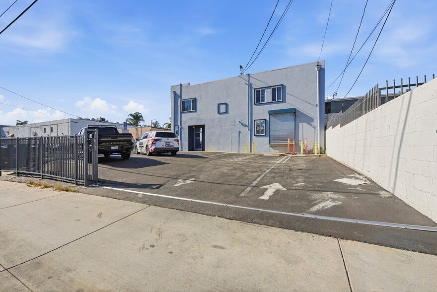 More Photos Of 1100 E Main St, Alhambra Storefront Retail Office For Sale