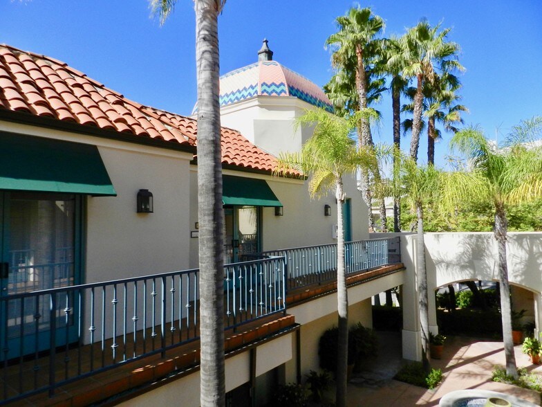 More Photos Of 550 Silver Spur Rd, Rancho Palos Verdes Office For Lease