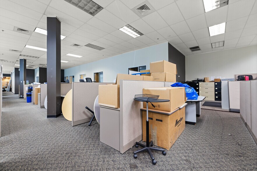 More Photos Of 9300 United Dr, Austin Unknown For Lease