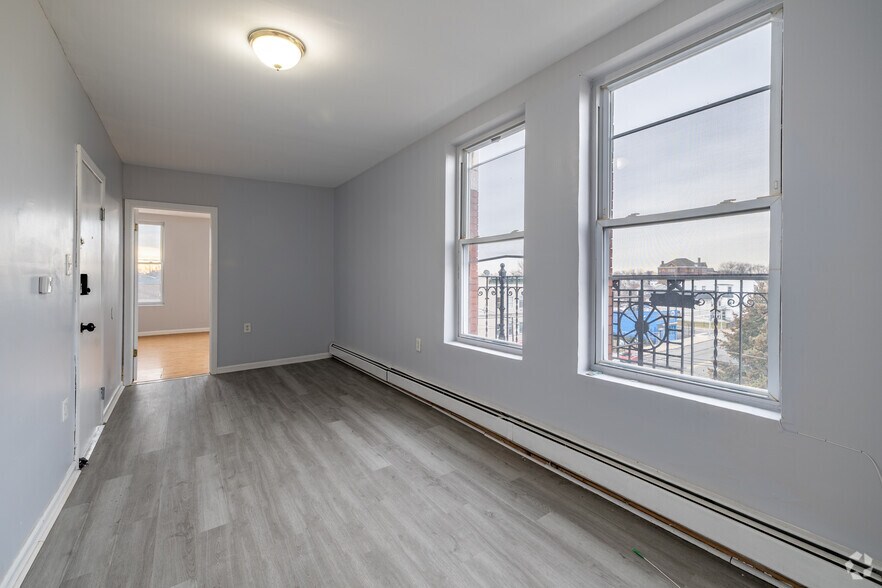 More Photos Of 95 16th Ave, Newark Storefront Retail Residential For Sale