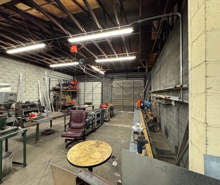 More Photos Of 4767 Rivers Ave, Charleston Warehouse For Lease