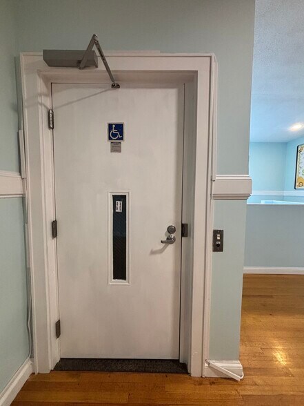 More Photos Of 41 Wendell Ave, Pittsfield Specialty For Sale