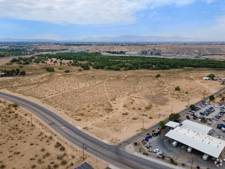 More Photos Of Stoddard Wells Rd, Victorville Distribution For Sale