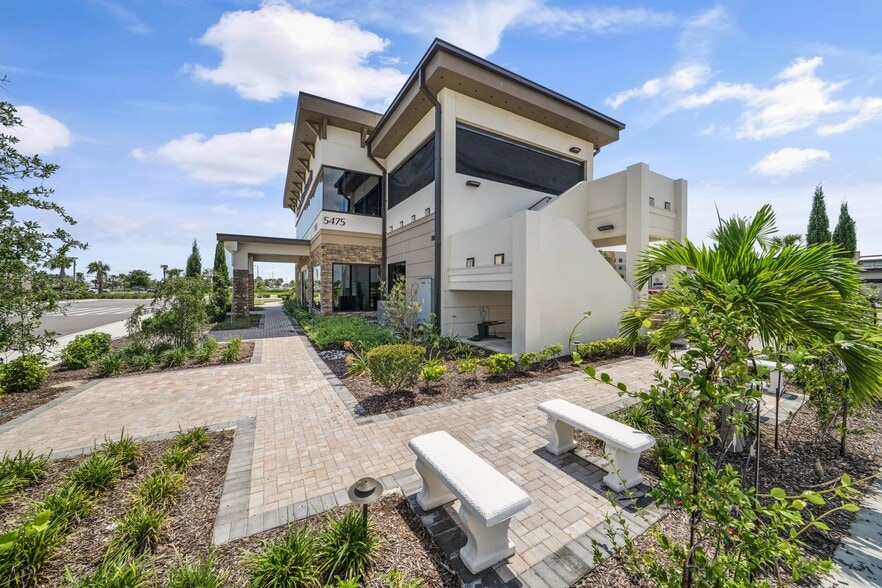 More Photos Of 5475 Lorkey Ln, Melbourne General Retail For Sale