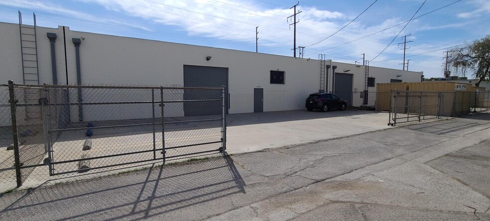More Photos Of 10615 Chandler Blvd, North Hollywood Industrial For Lease