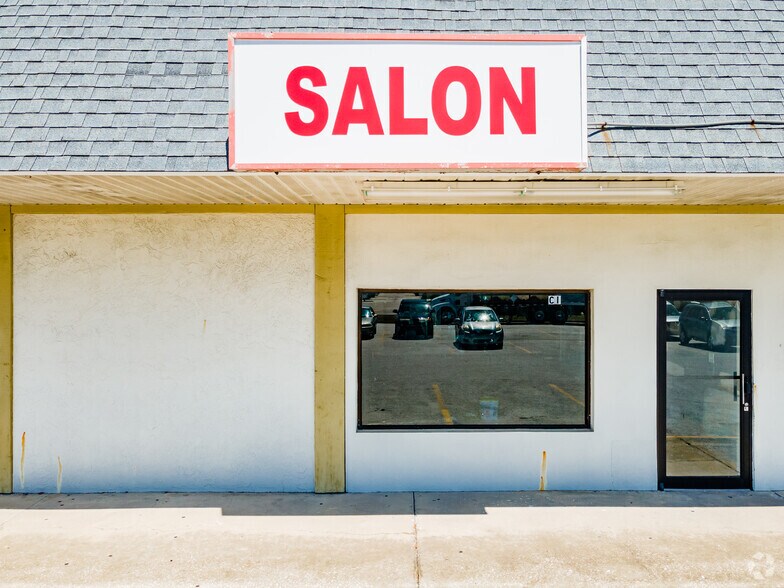 More Photos Of 6585 126th Ave N, Largo Convenience Store For Sale