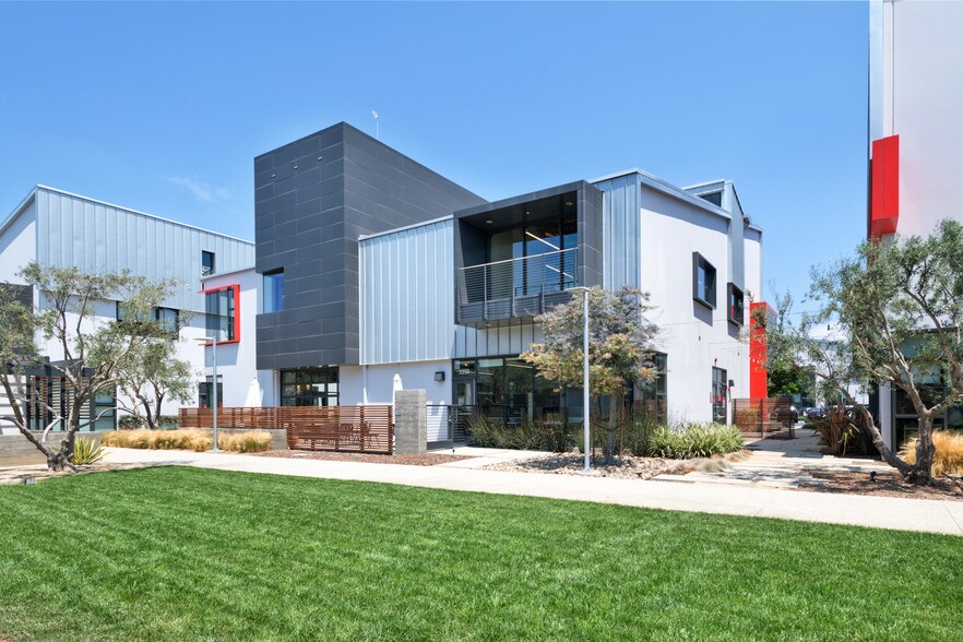 More Photos Of 2250 E Maple Ave, El Segundo Loft Creative Space For Sale