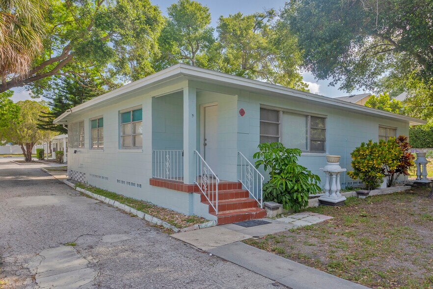 More Photos Of 1102 Sunset Point Rd, Clearwater Apartments For Sale