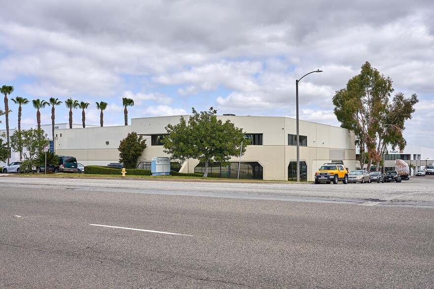 More Photos Of 1195 W Victoria St, Compton Warehouse For Lease
