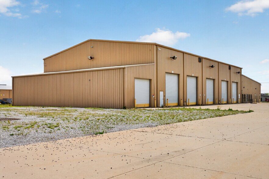 More Photos Of 906 S Eastern Ave, Elk City Warehouse For Sale