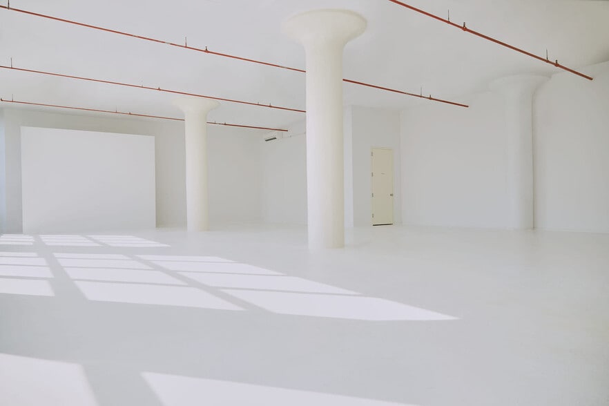 More Photos Of 80 Richards St, Brooklyn Light Manufacturing For Lease