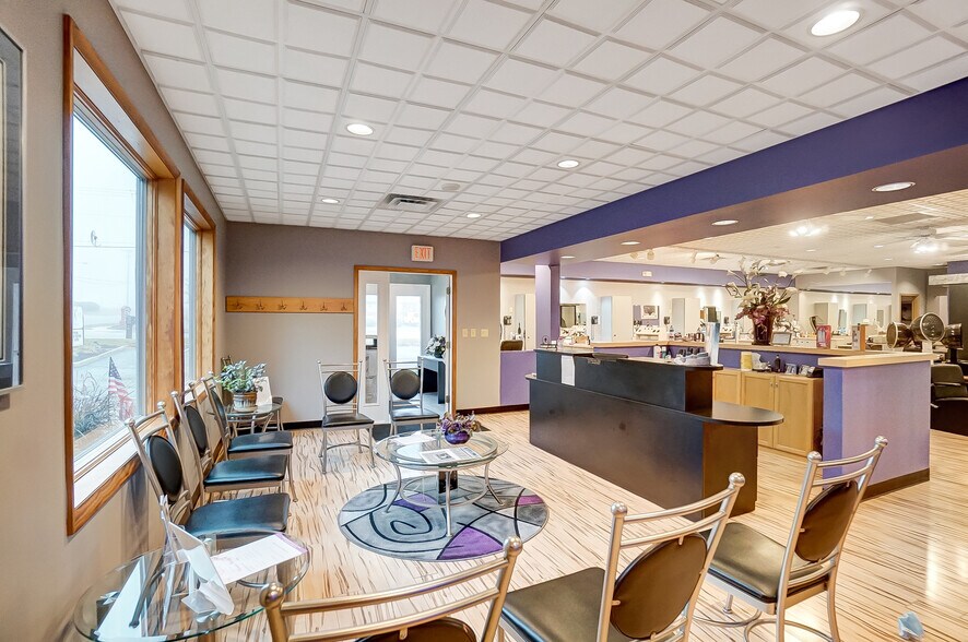 More Photos Of 805 S Dixie Dr, Vandalia General Retail For Sale