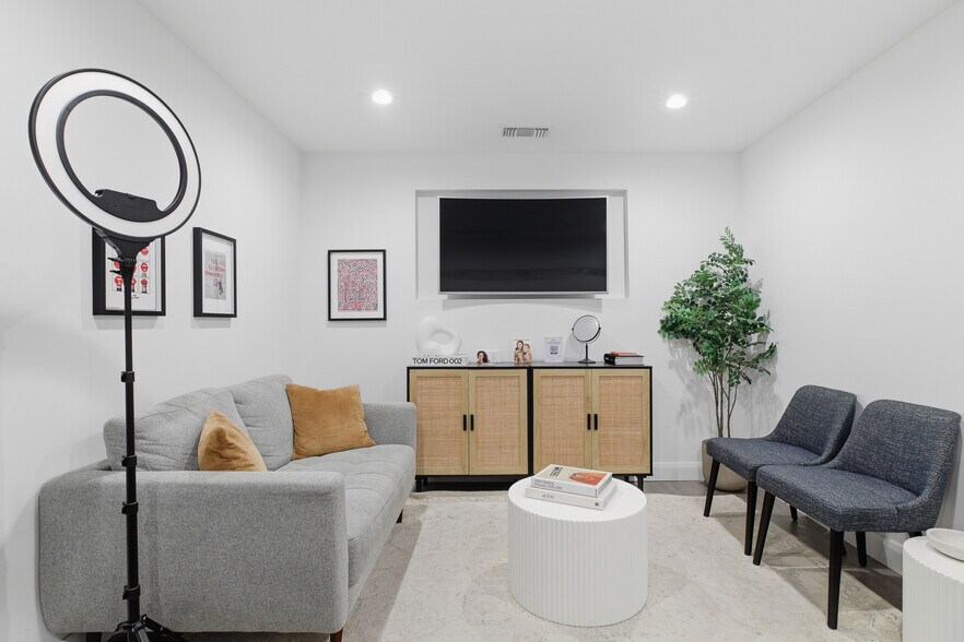 More Photos Of 2020 N Glenoaks Blvd, Burbank Medical For Sale