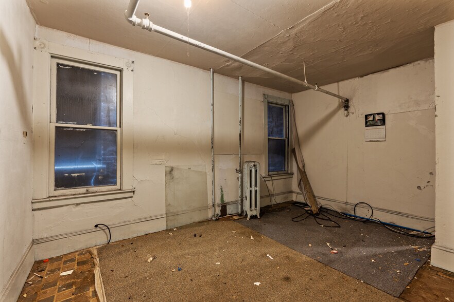 More Photos Of , Utica Unknown For Sale