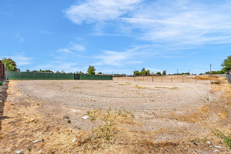 More Photos Of 6181 Brentwood Blvd, Brentwood Land For Lease