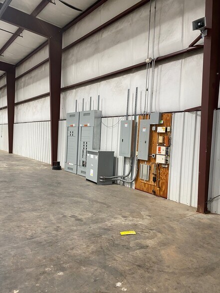 More Photos Of 3420 S Purdue St, Oklahoma City Warehouse For Lease