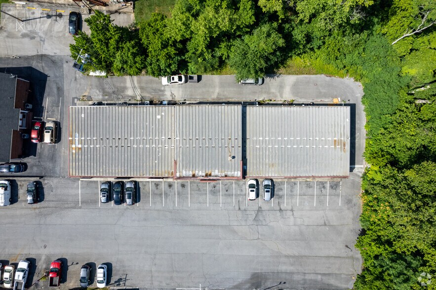 More Photos Of 4020-4036 Fort Henry Dr, Kingsport General Retail For Lease