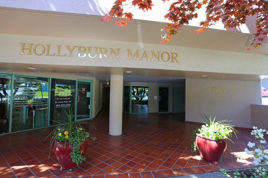 More Photos Of 565 17th St W, West Vancouver Office For Lease