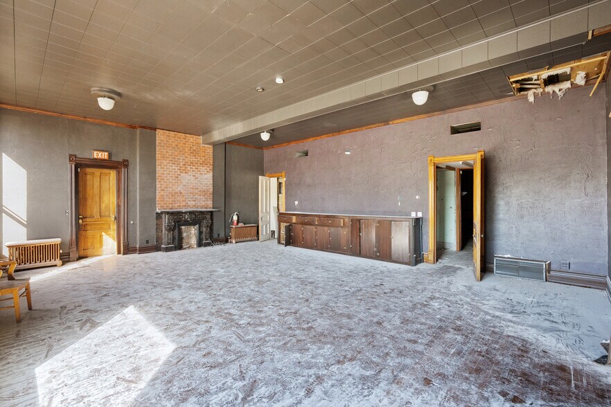 More Photos Of 2 Bay St, Chippewa Falls Storefront Retail Office For Sale