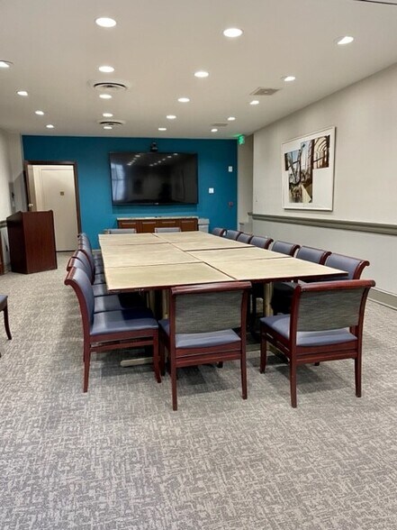 More Photos Of 233 E Redwood St, Baltimore Coworking Space