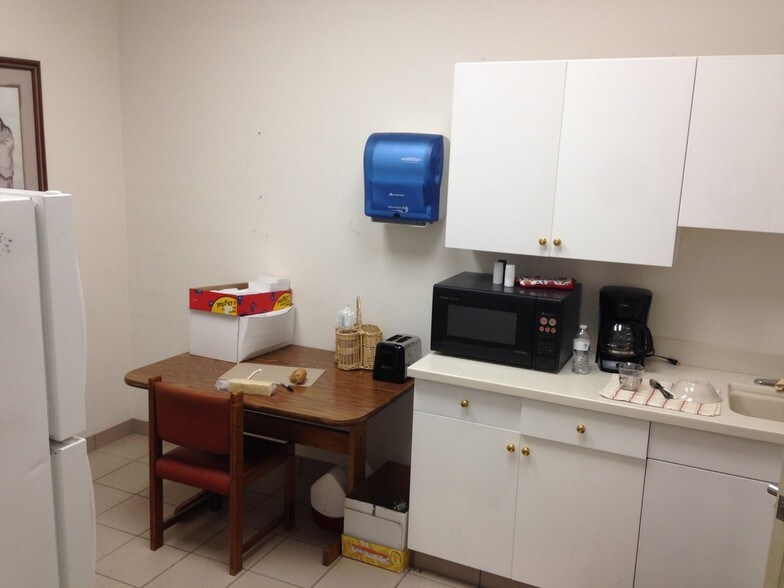 More Photos Of 5600 State St, Saginaw Unknown For Lease