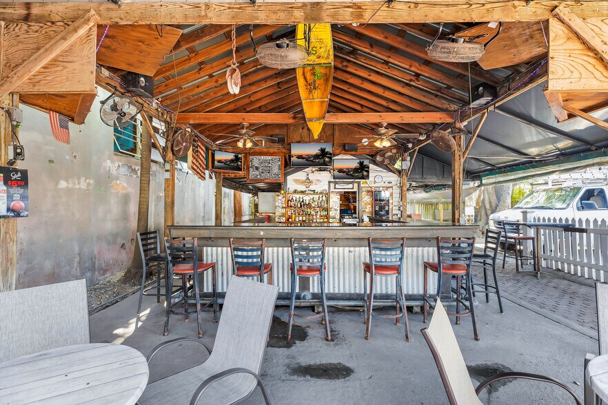 More Photos Of 1000-1006 Truman Ave, Key West Bar For Sale
