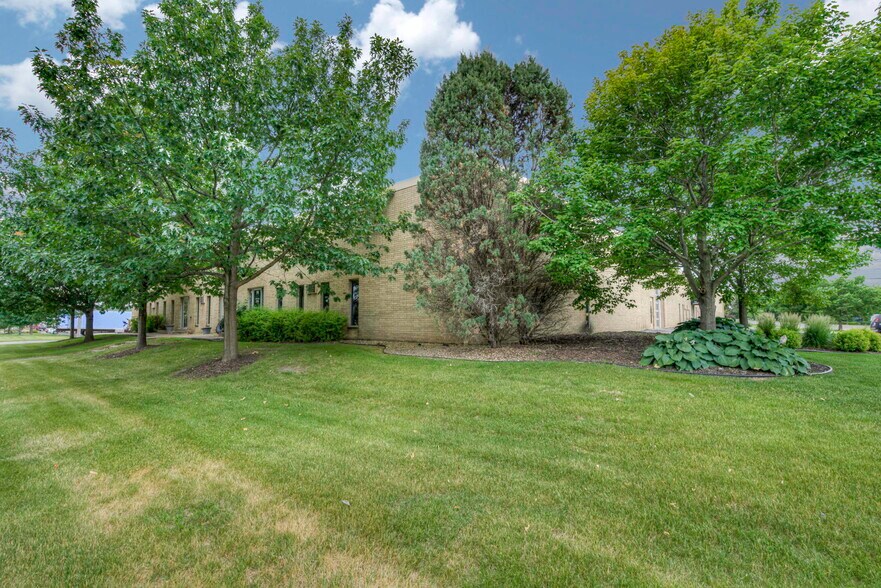 More Photos Of 240 Fillmore Ave E, Saint Paul Light Manufacturing For Lease