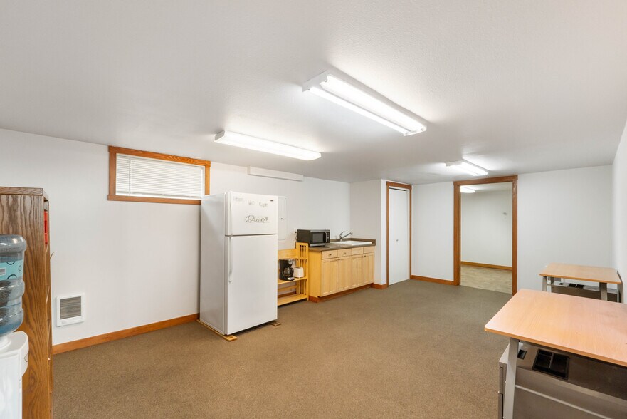 More Photos Of 3108 S Union Ave, Tacoma Office For Sale