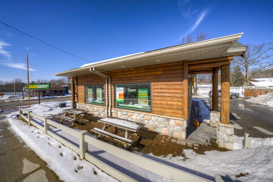 More Photos Of 101 E Main St, Kingsley Fast Food For Sale