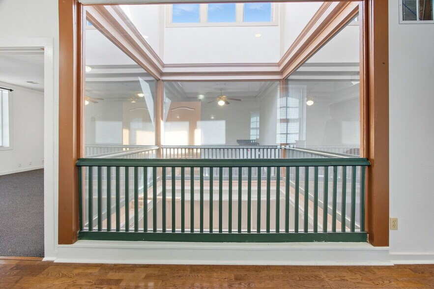 More Photos Of 101 East St, Hutto Storefront Retail Office For Lease