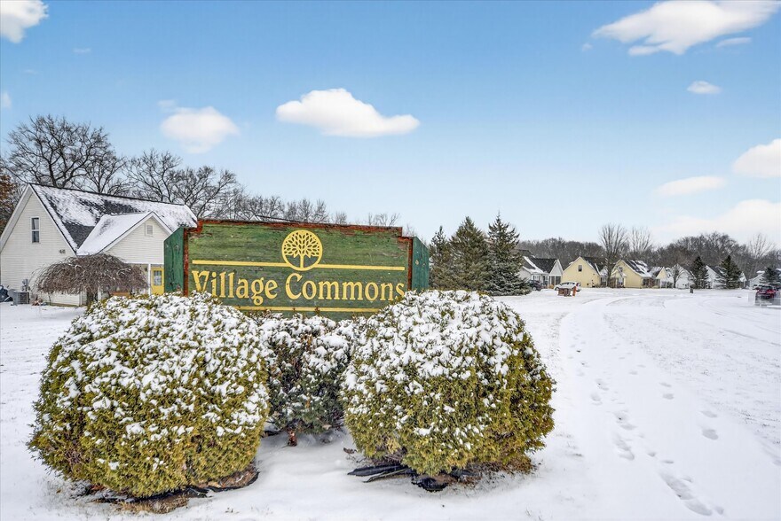 More Photos Of 711 Cattail Ln, Pinckney Apartments For Sale