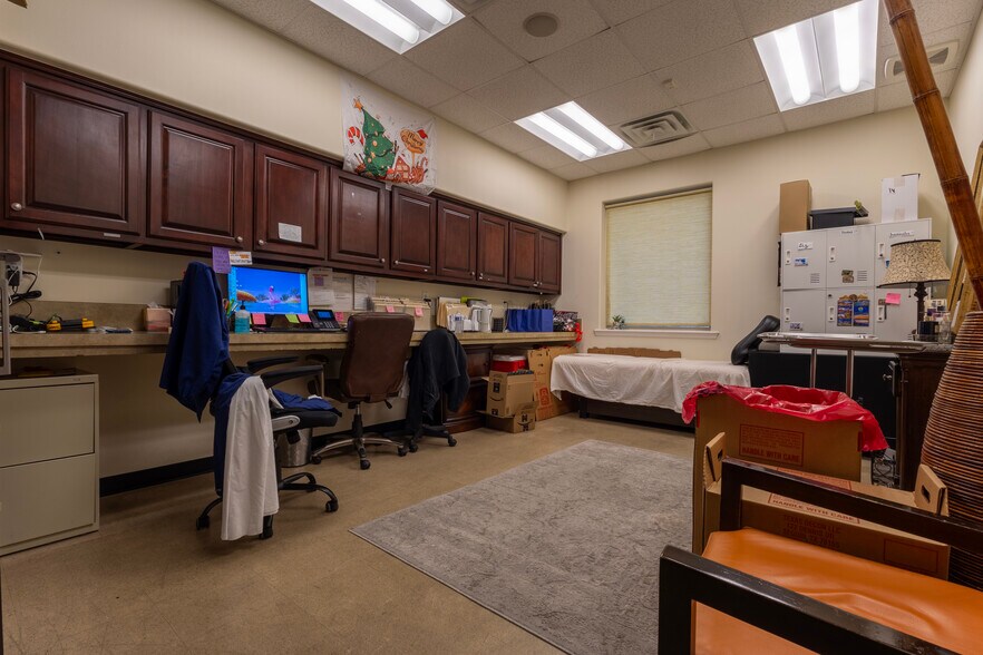 More Photos Of 2500 W William Cannon Dr, Austin Medical For Sale