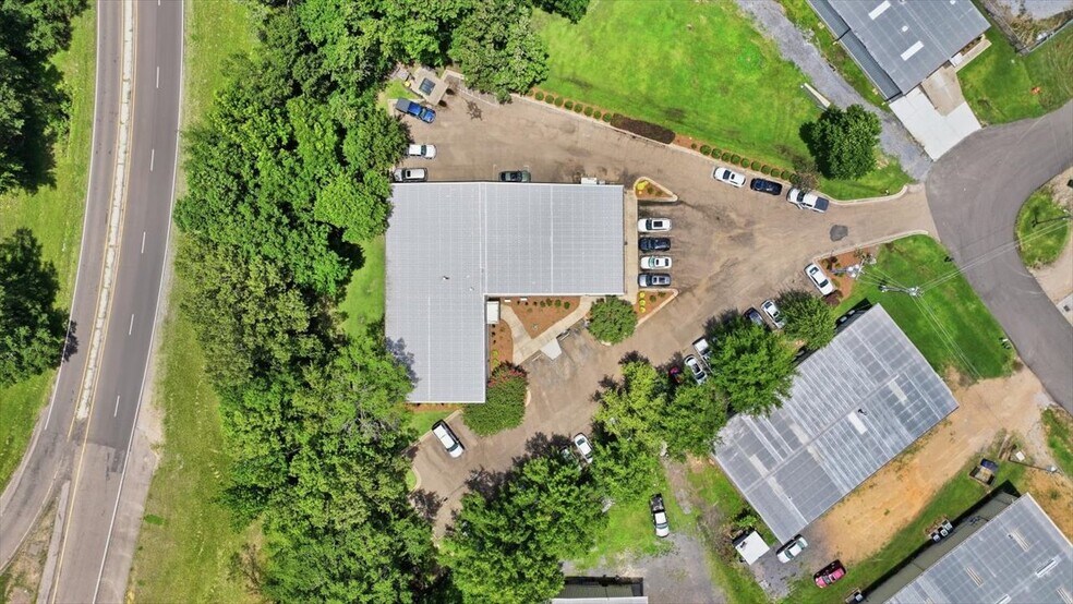 More Photos Of 219 Industrial Dr, Ridgeland Office For Lease