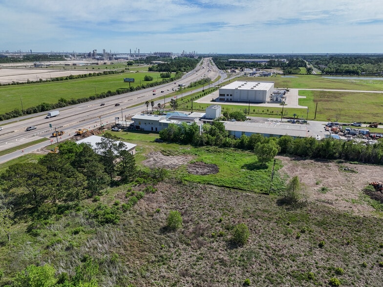 More Photos Of 7304 I-10 E, Baytown Storefront Retail Office For Sale