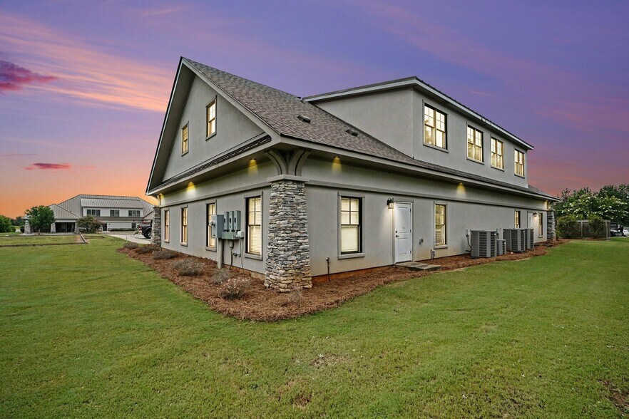 More Photos Of 132 Byrd Way, Warner Robins Office For Sale