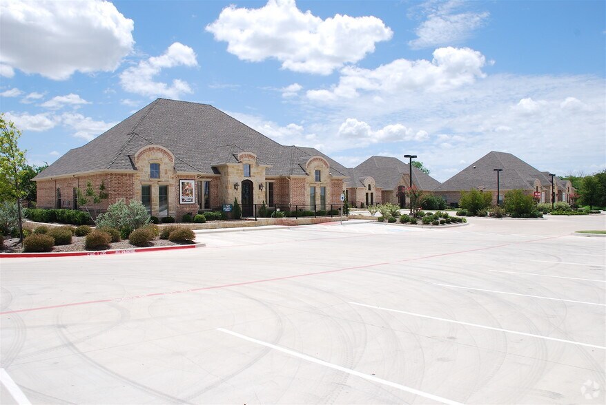 More Photos Of 5748 Boat Club Rd, Fort Worth Office For Sale