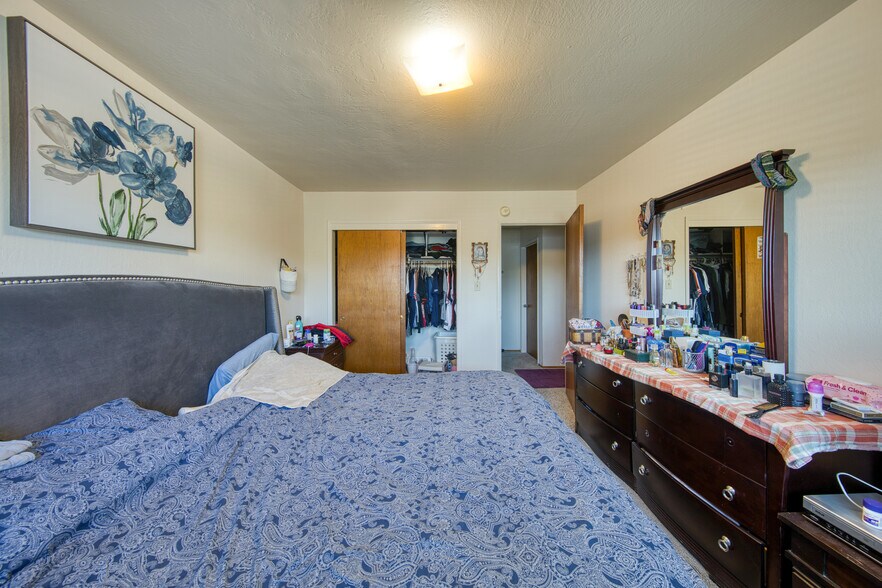 More Photos Of 24039 Park St, Hayward Apartments For Sale