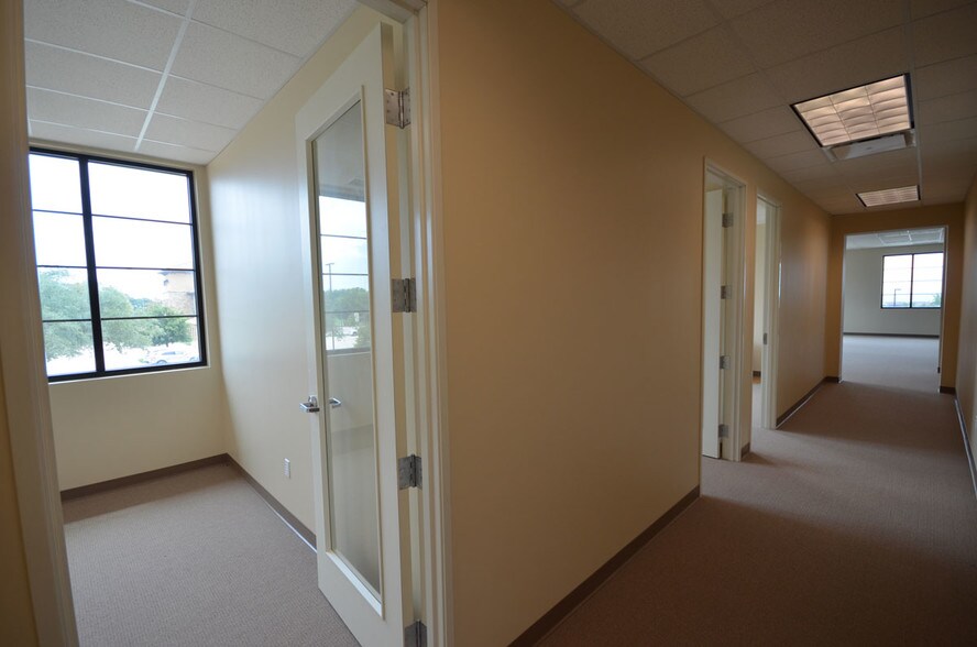 More Photos Of 10815 Ranch Road 2222, Austin Medical For Sale