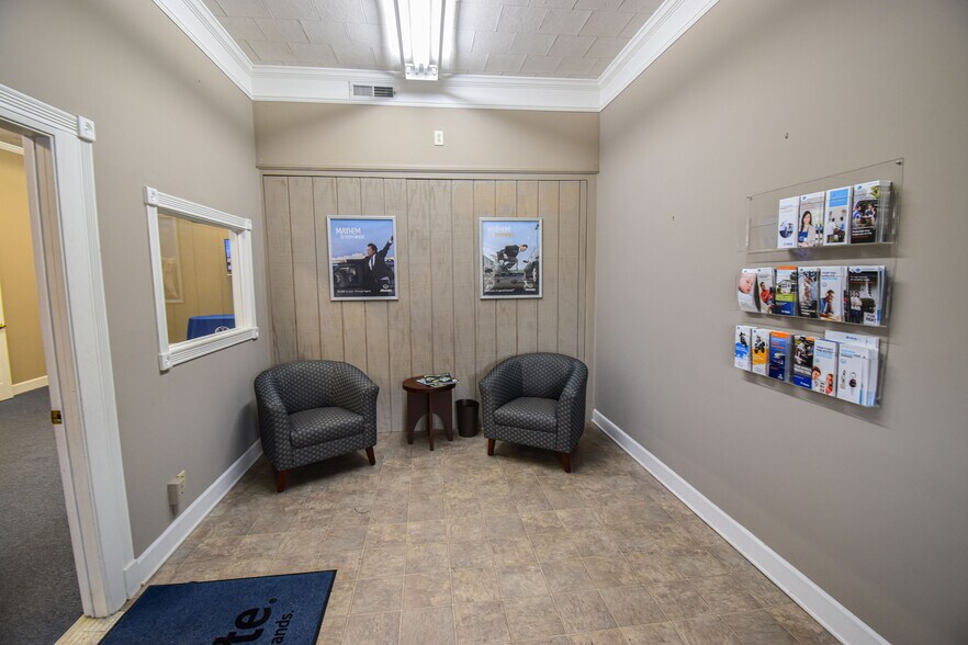 More Photos Of 1907 24th St, Northport Office For Sale