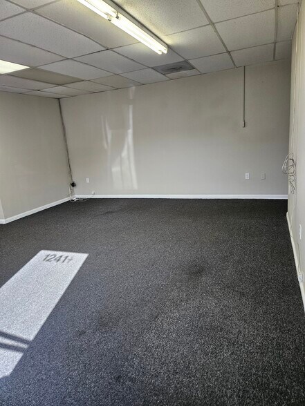 More Photos Of 1241 S Fairfax Ave, Los Angeles Storefront Retail Office For Lease